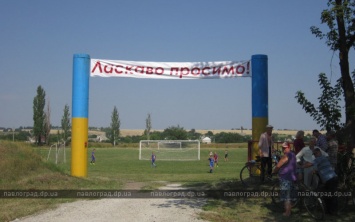 В с. Троицкое реконструировали стадион