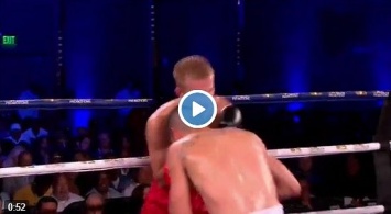 В пятом раунде рефери остановил избиение российского боксера (видео)