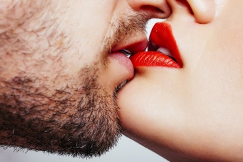Как вы целуетесь, согласно вашему знаку зодиака? Интрига!