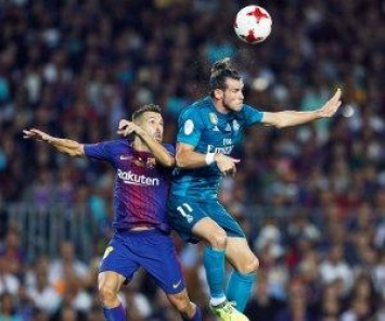 Реал уверенно побеждает Барселону в гостевом матче Суперкубка Испании