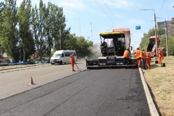 Затруднен проезд: в Запорожье ремонтируют дорогу на Рельефной
