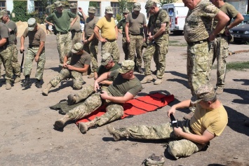 Военных на Луганщине учили тактической медицине