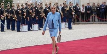 Жена Макрона получила должность в представительстве Франции