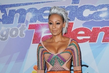 Бывшая солистка Spice Girls Мел Би устроила драку в эфире America's Got Talent (ФОТО)