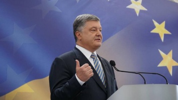 Порошенко присвоил ранг послам Украины в Ливии, Словакии и Кении