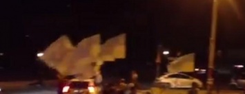 В Одессе ночью рейдеры перекрыли проезд и провоцировали копов (ФОТО)