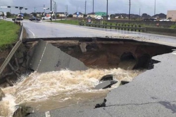 Спасти Хьюстон: из хранилищ сбросят воду, чтобы избежать затопления города