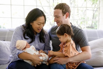 У главы Facebook Марка Цукерберга родилась еще одна дочь, которую назвали Август