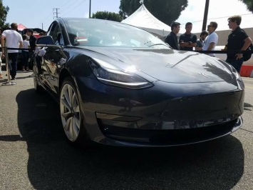 Первые Tesla Model 3 2018 вскоре будут доставлены в Украину