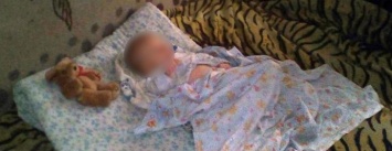 В Покровске полицейские поместили в больницу больного 2-месячного ребенка, которого мать бросила на бабушку