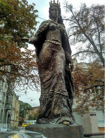 В Киеве открыли памятник Анне Ярославне, точно такой, как во Франции