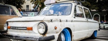 Выставка "тюнингованных" автомобилей прошла в городе Енакиево