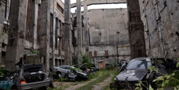 В Украине обнаружили кладбище угнанных BMW