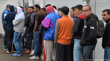 Глава МВД ФРГ призвал сократить социальные выплаты беженцам