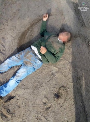 В Черкассах водитель под наркотиками начал грызть землю на глазах у копов