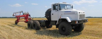 Автотрактор КрАЗ МЭЗ-330 испытали в поле (фото и видео)