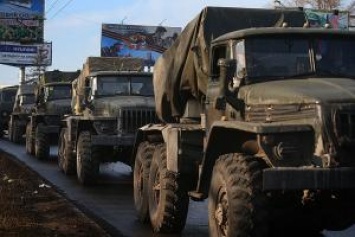 "Гудело полчаса": в сети сообщают о серьезном передвижении техники боевиков в Докучаевске