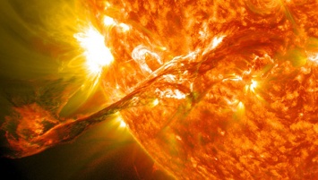 Ученый: серия вспышек на Солнце не ослабит магнитный щит Земли