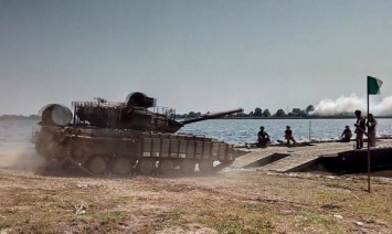 В Херсонской области подразделения ВСУ приняли участие в переброске техники через Днепр