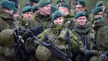Девушек в армию - министр обороны Литвы