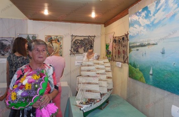 В Бердянске открыта выставка «Фестиваль талантов»