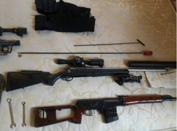 На Херсонщине полиция задержала 8 участников вооруженной преступной группировки