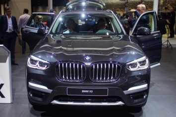 BMW X3 хвастается в Женеве виртуальной панелью и "автопилотом"