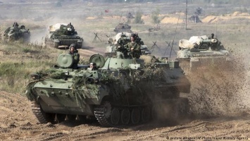 Беларусь опровергла сведения о переброске танковой армии из России