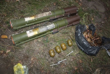 На Полтавщине обнаружили тайник с гранатометами