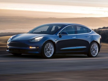 Tesla сняла Model 3 с конкурса "Североамериканский автомобиль года"