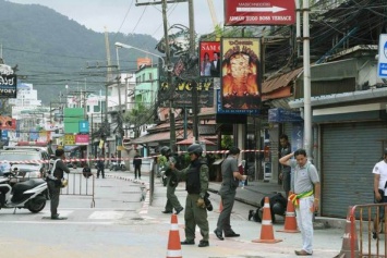При взрыве самодельной бомбы в Таиланде погибли четверо военнослужащих