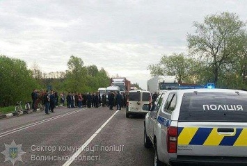 Жители двух сел на Ривненщине перекрыли трассу «Киев-Ковель-Ягодин»