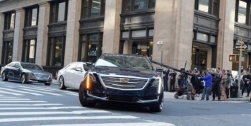 Седаны марки Cadillac отправились в заезд без водителей