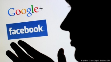 Конгресс США пригласил Facebook, Google и Twitter на слушания по "российскому делу"