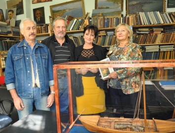 Одесские судомоделисты отреставрировали и передали Музею морского флота макет судна