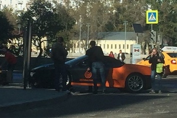 В Москве разбили арендованный Ferrari F430 Spider