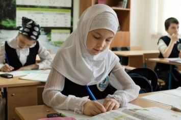 В Грузию школьницу не пустили в школу в хиджабе