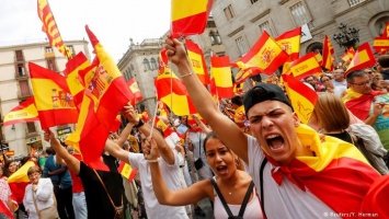 По всей Испании прошли акции сторонников и противников референдума в Каталонии