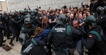 В Каталонии уже 330 человек пострадали от полиции
