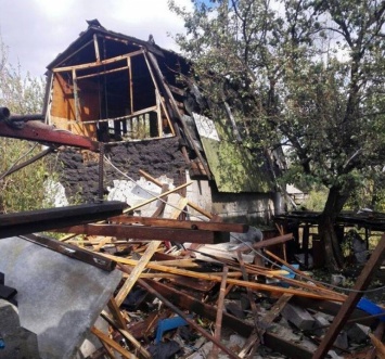 Марьинка снова под обстрелом: разрушен жилой дом, жертв нет