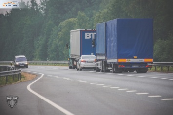 На дорогах Латвии начинаются массовые проверки состояния грузовых шин