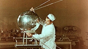 Маленький шарик с "усами" антенн: как создавался первый спутник