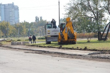 На Набережной Запорожья чинят дорогу - движение перекрыто