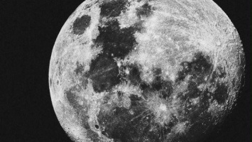Ученые доказали существование атмосферы на Луне