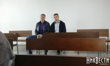 Помощник Романчука заявил, что перед задержанием ему в машину подбросили странный пакет