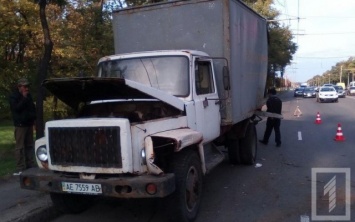 В Кривом Роге не разминулись два грузовика