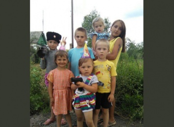 Мой папа - террорист: к чему приучают детей Донбасса (фото)