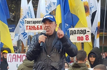 На акцию Рабиновича под НБУ пришло больше людей, чем на митинг под Радой, и это закономерно, - эксперт