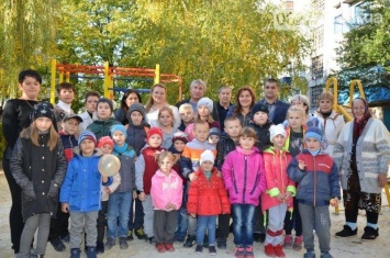 На грант от ДТЭК в Доброполье построили еще две игровых площадки для детей