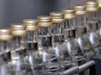 Подпольный завод в Днепре выдавал 10 тыс. литров алкофальсификата еженедельно